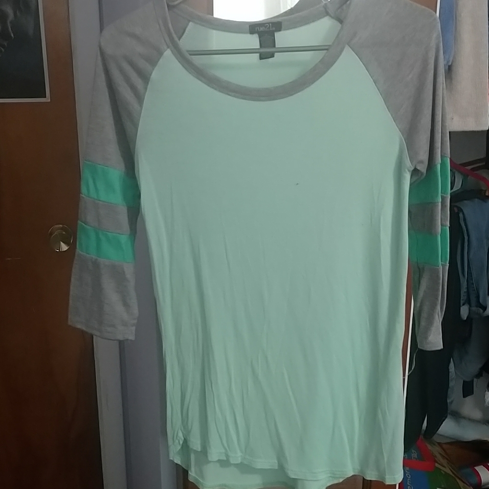 Rue21 t-shirt